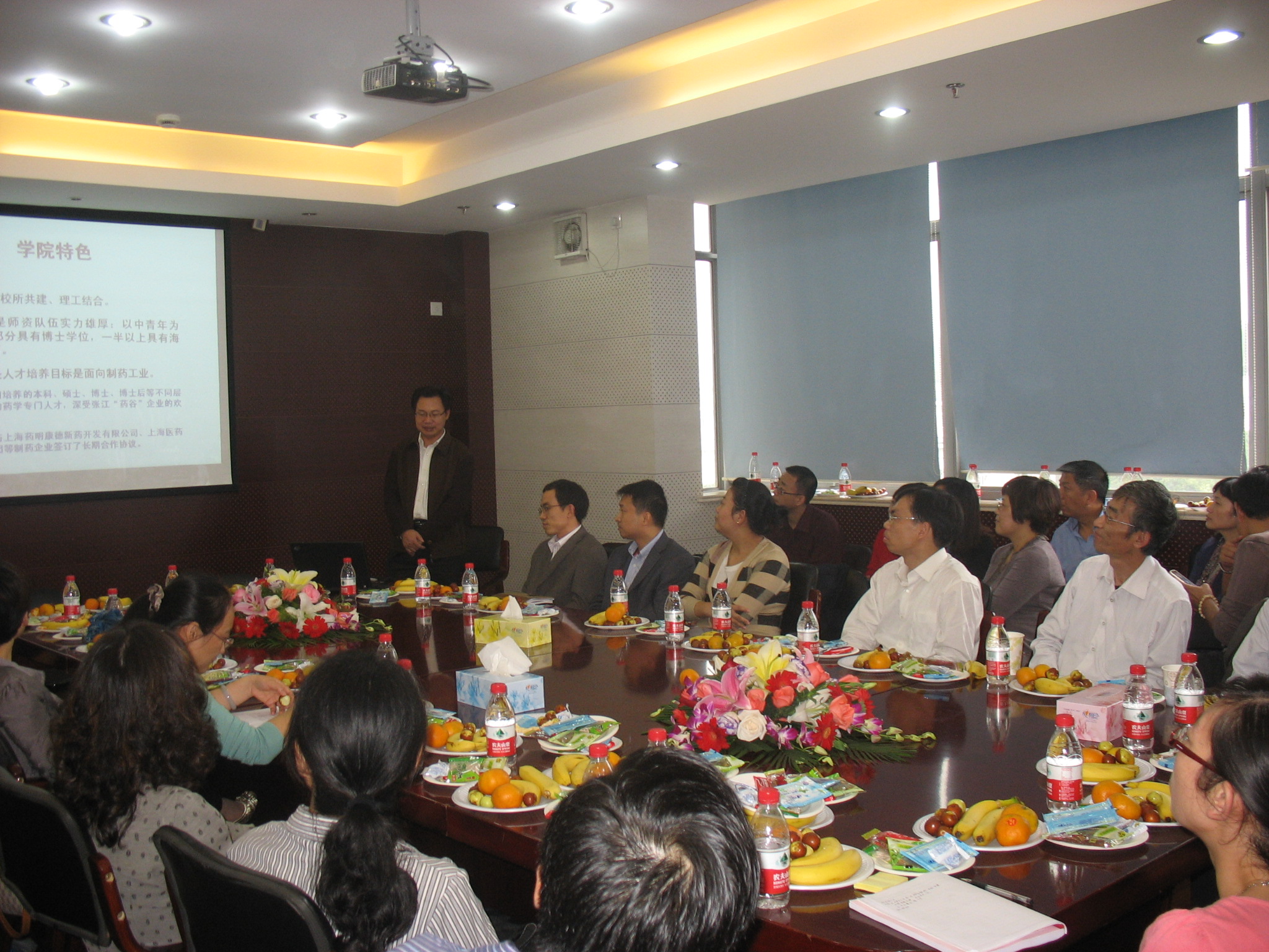 唐赟副院长介绍国产自拍
情况